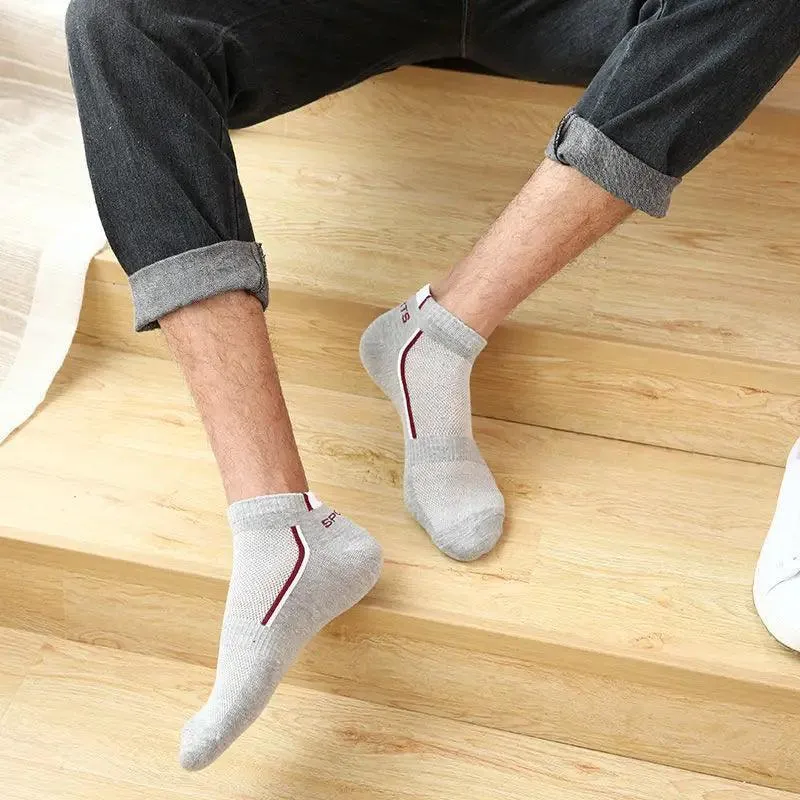 Breathable Cotton Ankle Socks: Stylish Athletic Footwear